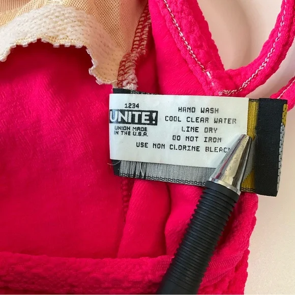 Pink Textured Vintage One Piece Swimsuit Nautical Shell Accents Made in USA 10 - Picture 10 of 12